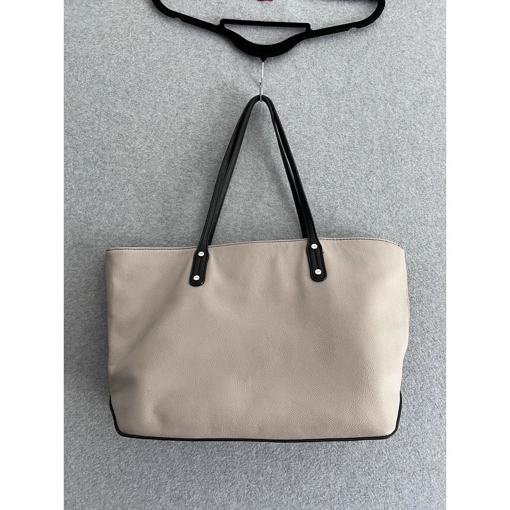 Nine West Handbag PreOwned Condition Black/Beige Padlock Design‎ Faux Leather